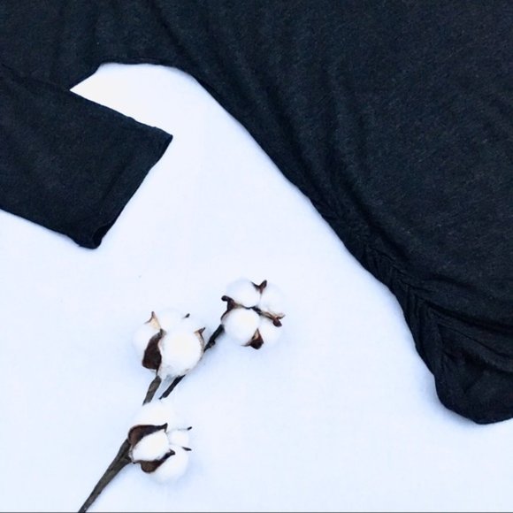 .• Heathered Dolman Sleeve Tee in Gray Size Large - Picture 2 of 3